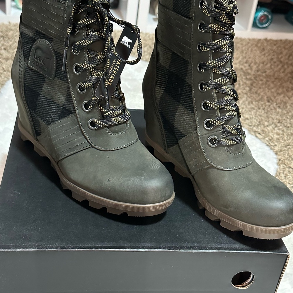Sorel Lexie Wedge Olive Green Buffalo Plaid Boots